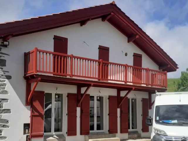 Charpentier Pays basque, Charpentier Landes, Menuiserie Pays basque, Menuiserie Landes, Charpentier couverture Pays basque, Charpentier couverture Landes, Couvreur Zingueur Pays basque, Couvreur Zingueur Landes, Porte bois traditionnelle Basque Pays basque, Porte bois traditionnelle Basque Landes